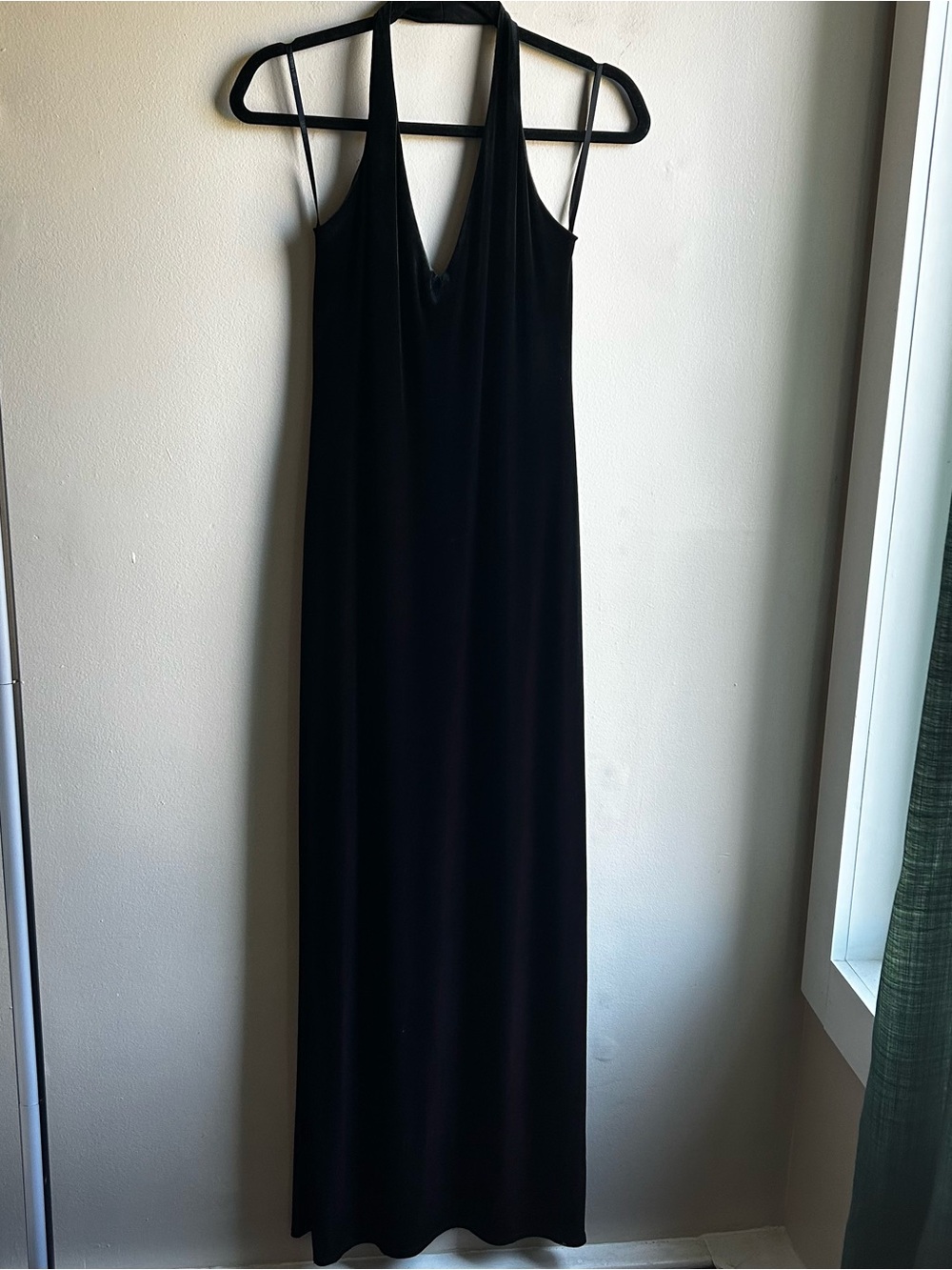 Laundry By Shelli Segal Black Halter V-Neck Maxi Dress